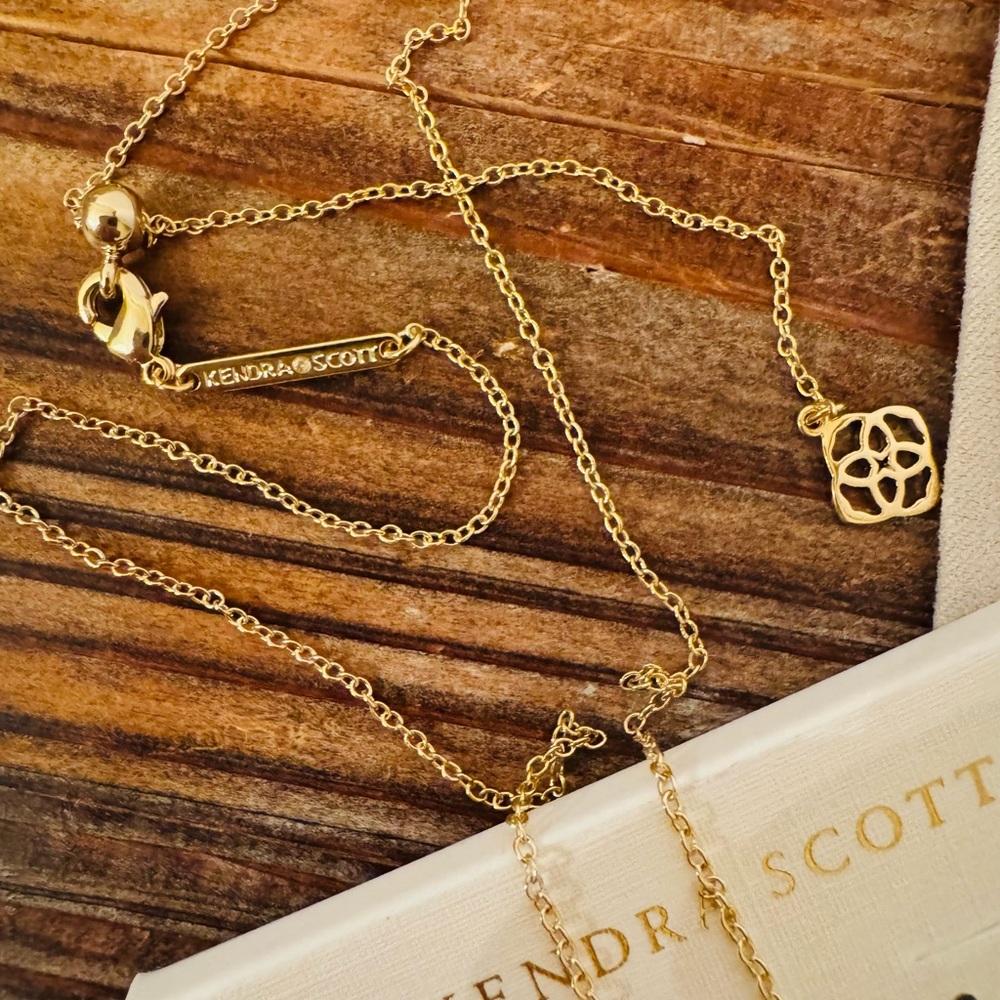 New! Kendra Scott Candy Cane Necklace with Dust Bag - Picture 5 of 6
